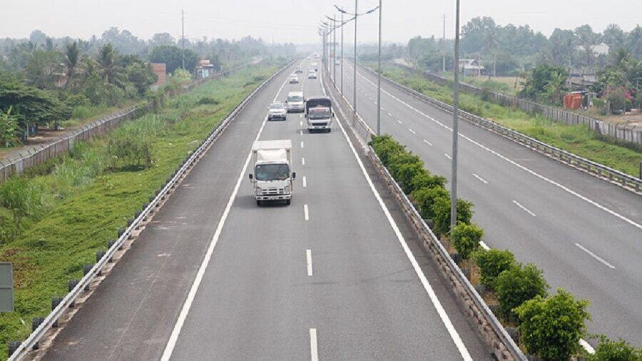 Xây đường cao tốc ở Việt Nam rẻ hay đắt?