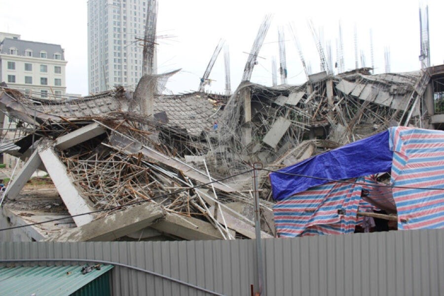 Hà Nội: Kinh hoàng trường mầm non hàng nghìn mét bị đổ sập