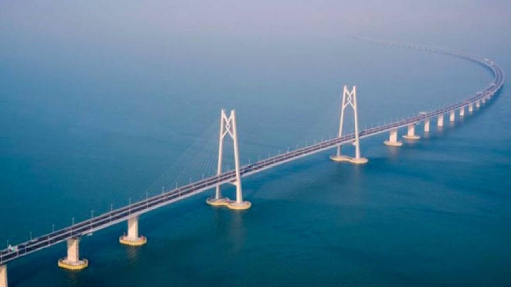 Trung Quốc khai trương cầu vượt biển dài nhất thế giới