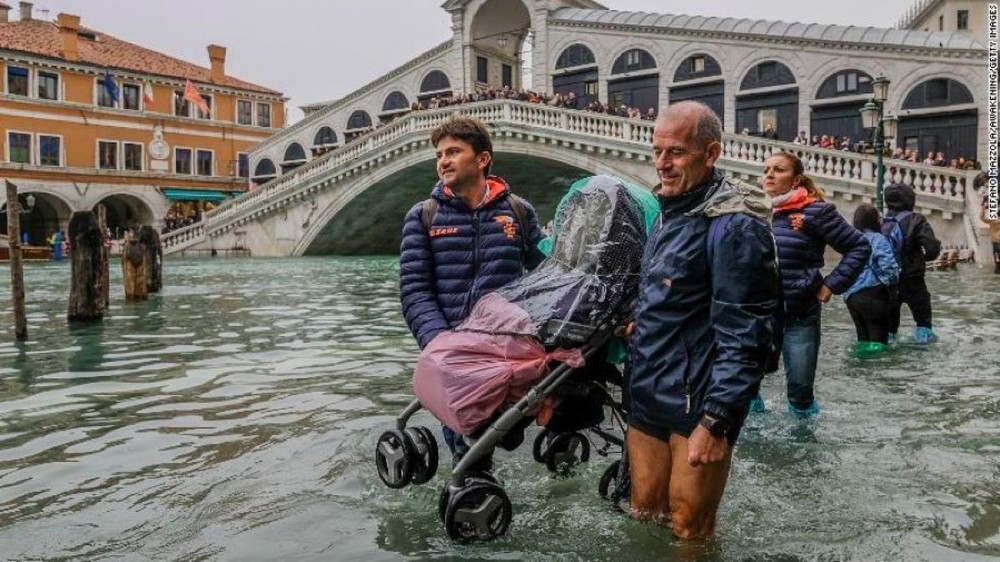 Venice ngập nước vì trận lũ lớn nhất 10 năm