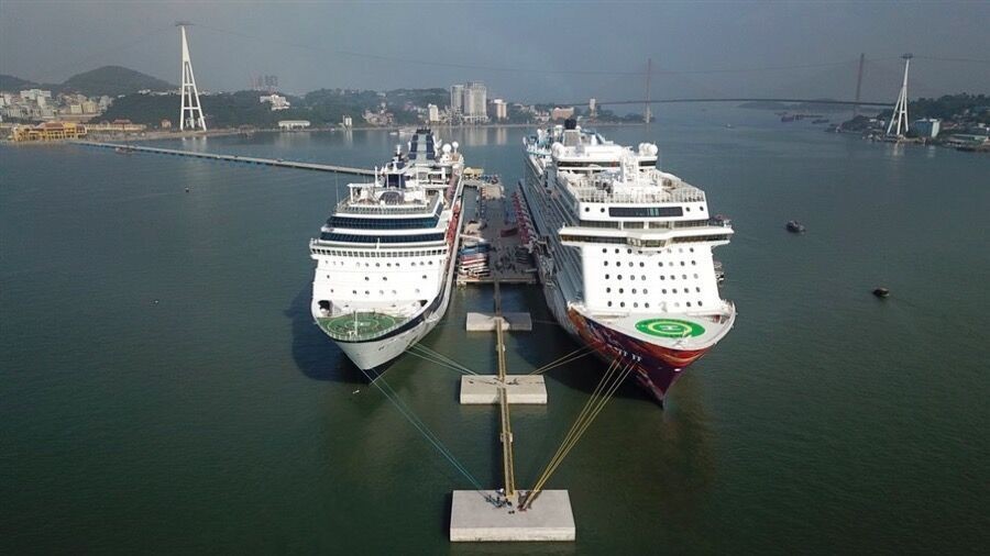 Gần 8.000 du khách cập cảng tàu khách du lịch quốc tế Hạ Long trên tàu 5 sao