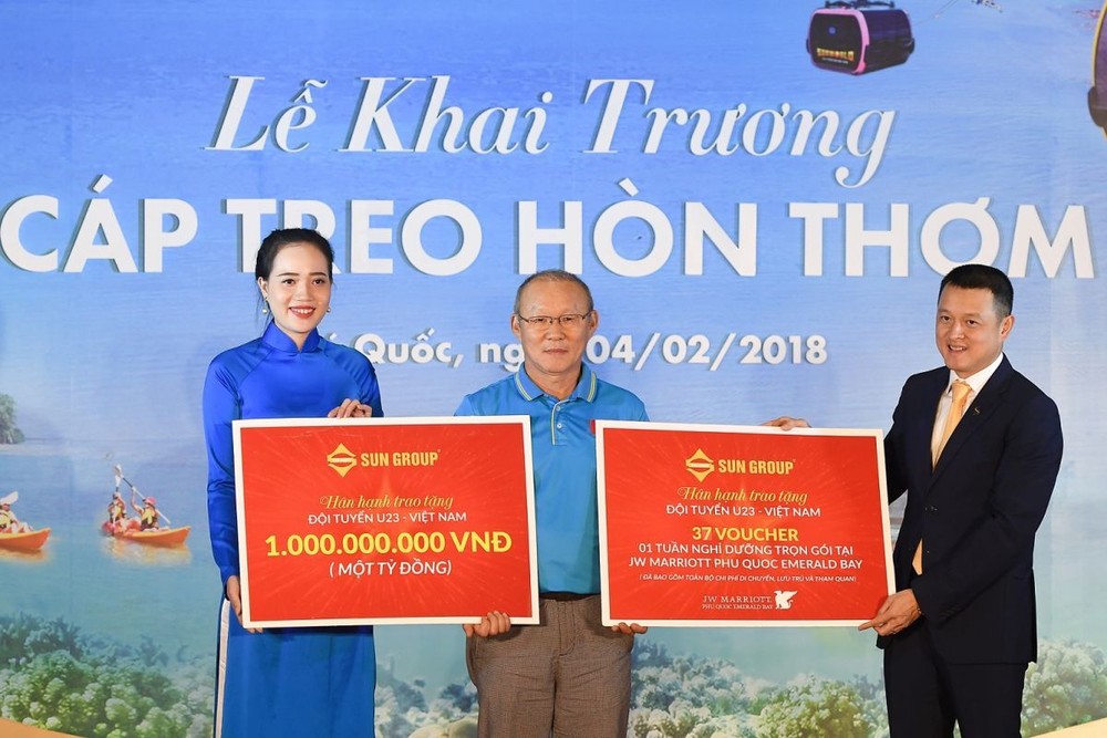 Sun Group trao tặng U23 Việt Nam 1 tỷ đồng