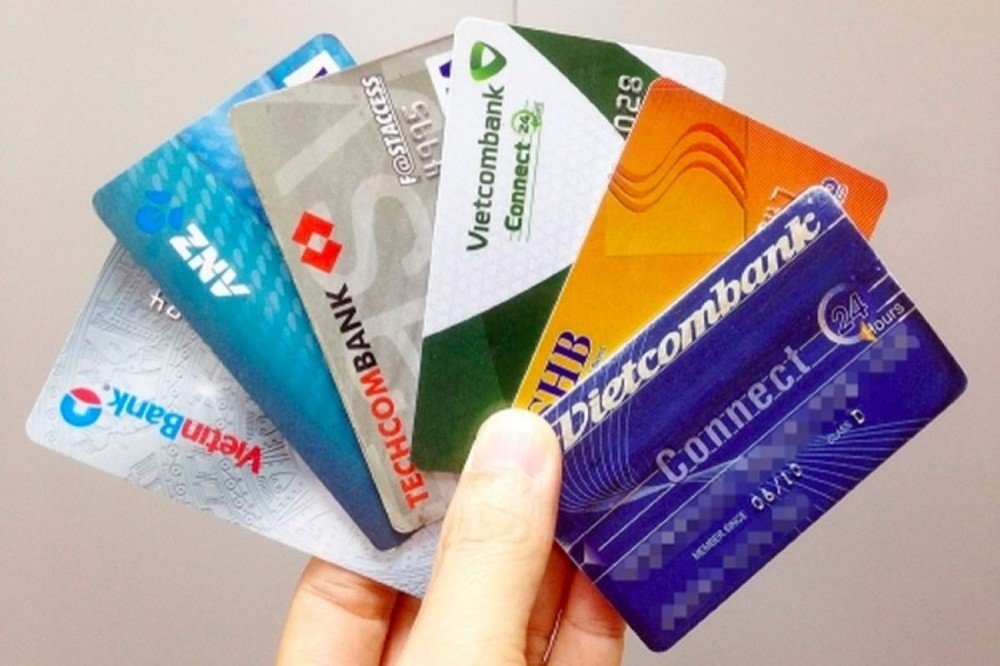 NHNN cảnh báo tình trạng dùng giấy tờ tùy thân giả để mở thẻ ATM