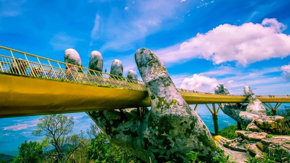 Cầu Vàng ở Bà Nà Hills được ngợi ca trên trang web kiến trúc uy tín nhất thế giới
