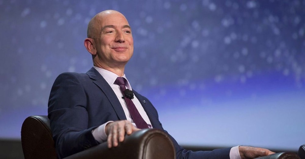 Jeff Bezos - Gã tỷ phú của đế chế Amazon: Tiêu tiền khó hơn kiếm tiền?