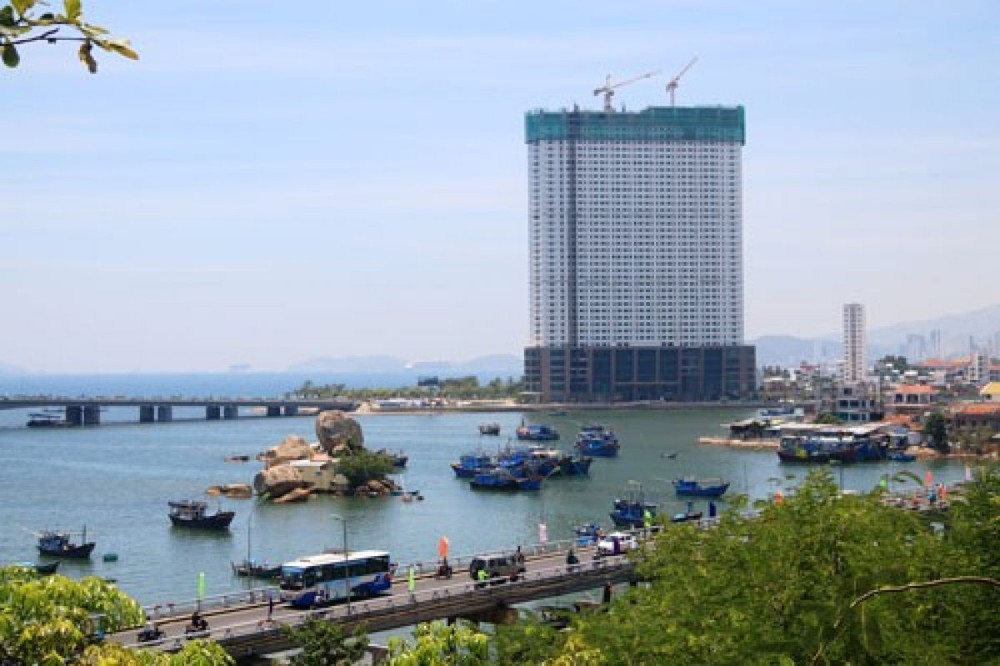 Nha Trang: Tạm dừng xây công trình khách sạn cao tầng?