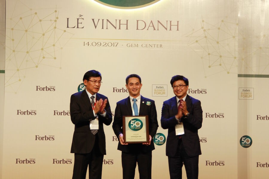 Tập đoàn Bảo Việt dẫn đầu lĩnh vực bảo hiểm 5 năm liên tiếp trong Forbes 50