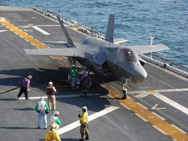 F-35 hải quân Mỹ không thể không chiến do lỗi kỹ thuật