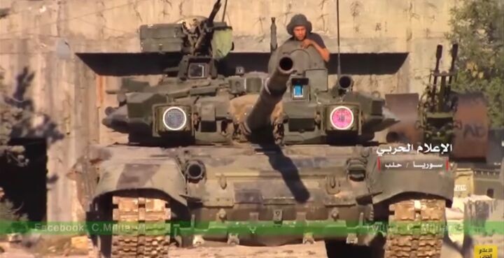 Video cận cảnh tăng T-90 phá hủy mục tiêu cơ giới của khủng bố ở Syria