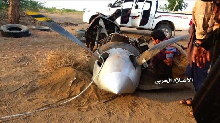 Phát tên lửa Liên Xô của phiến quân Houthi hạ máy bay không người lái Mỹ