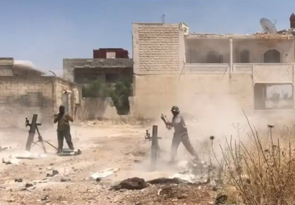 Sau thất bại ở Hama: Quân đội Syria phản công chiếm lại một thị trấn