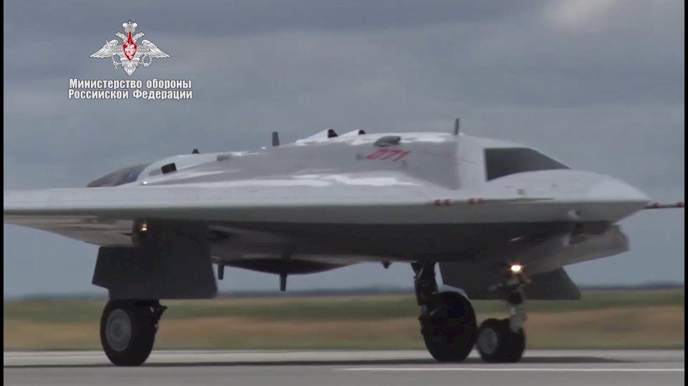 Nga: Video UAV tấn công tàng hình hạng nặng Okhotnik lần đầu tiên cất cánh