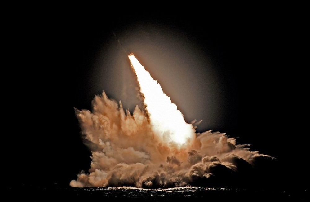 Hải quân Mỹ phóng liên tiếp 4 tên lửa Trident II để... thử nghiệm