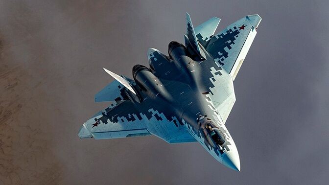Su-57 biểu diễn kỹ năng bay đỉnh cao: “mở nút chai – corkscrew” mặt phẳng ngang