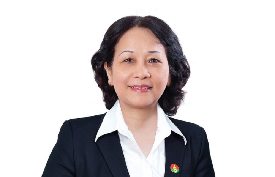 Bà Trần Thị Bình từ nhiệm chức Ủy viên HĐQT Đạm Cà Mau