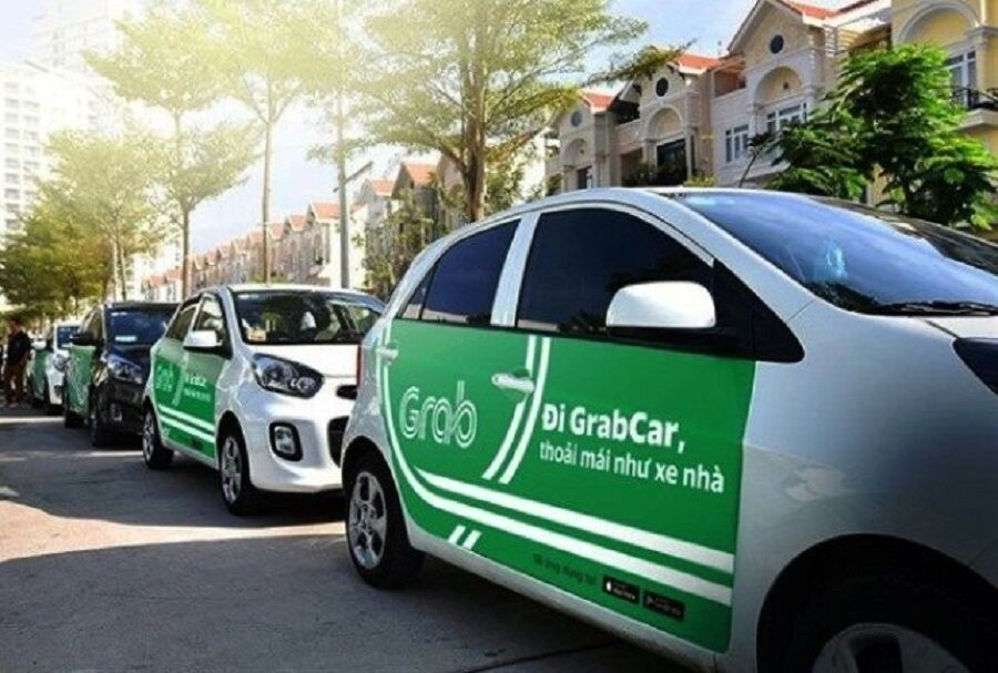 Bộ GTVT đề xuất taxi công nghệ phải gắn logo phản quang