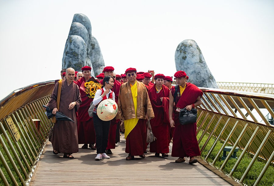 Đức Pháp Vương Gyalwang Drukpa làm lễ tại chùa Linh Ứng Bà Nà Hills