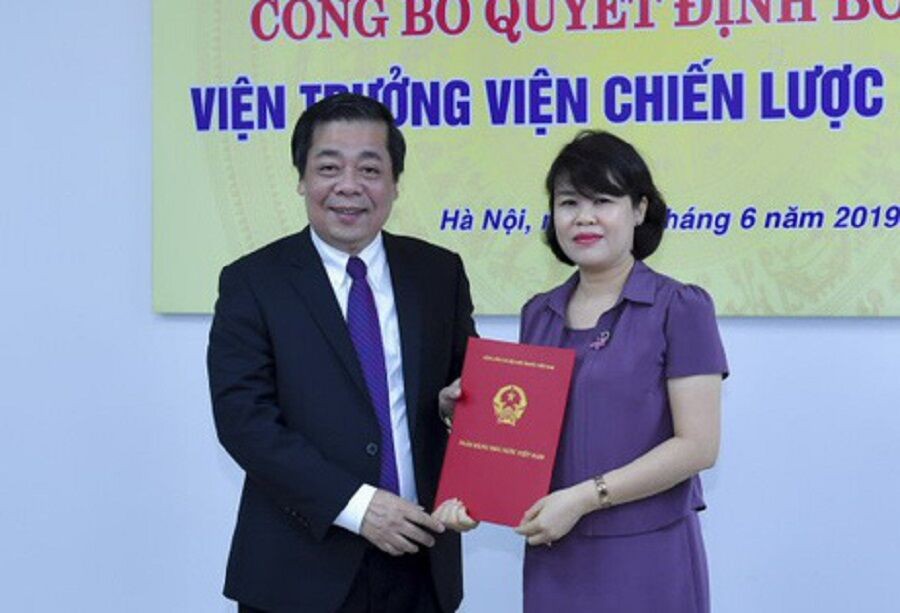 Bà Nguyễn Thị Hòa làm Viện trưởng Viện Chiến lược Ngân hàng