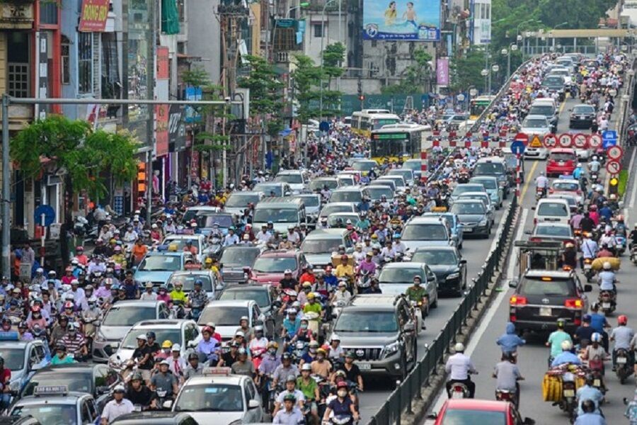 Hà Nội: Cấm taxi và xe tải hoạt động giờ cao điểm trên 11 tuyến phố
