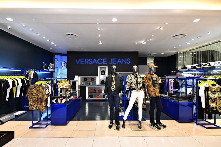 Nhãn hàng Versace Jeans Couture trình diễn thời trang ra mắt BST Thu Đồng đầy cá tính tại TTTM Takashimaya