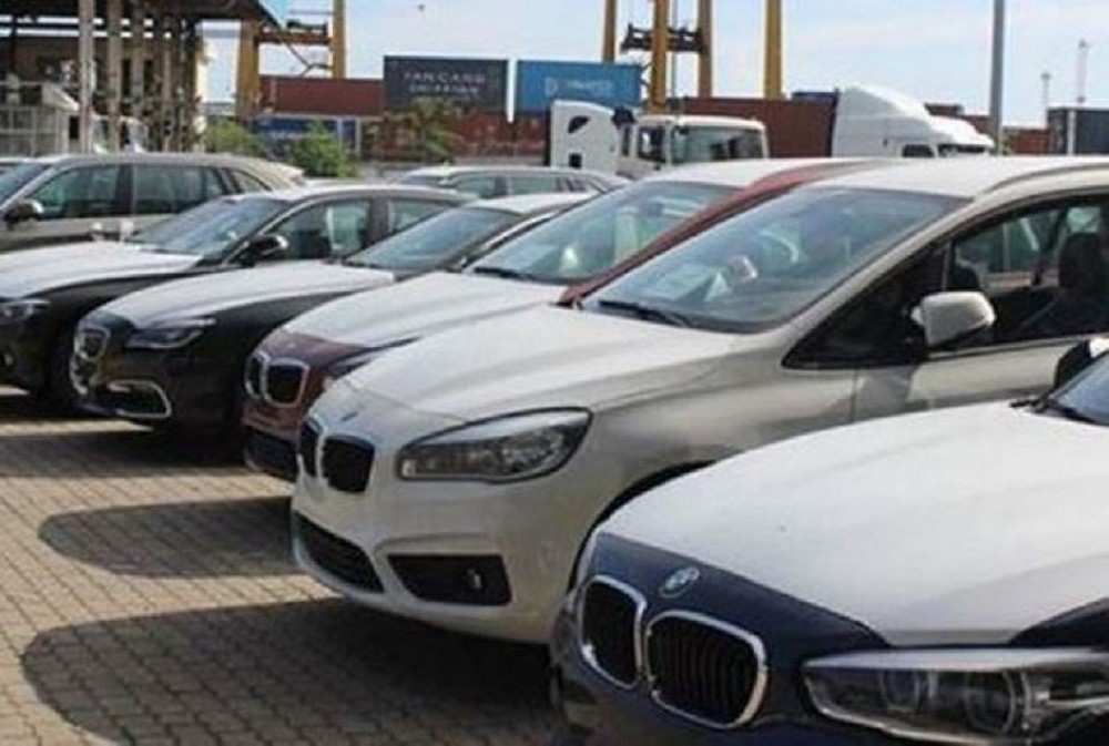 Hơn 600 xe BMW phơi mưa nắng ở Việt Nam sẽ tái xuất về Đức