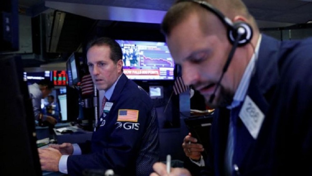 Chứng khoán Mỹ bị bán tháo, Dow Jones sụt giảm 836 điểm