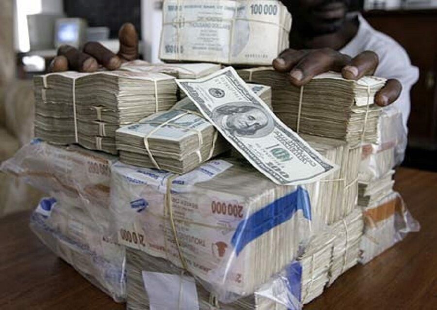 Siêu lạm phát, dân Zimbabwe phải dùng tiền ảo, Bitcoin lên 13.000 USD
