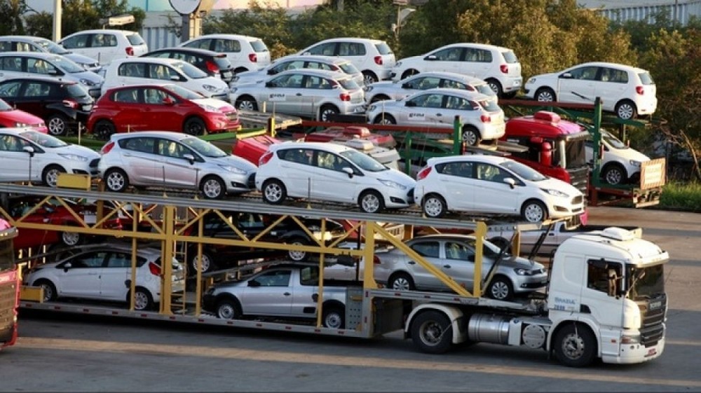 Tạo điều kiện cho doanh nghiệp nhập khẩu ô tô từ 9 chỗ ngồi trở xuống