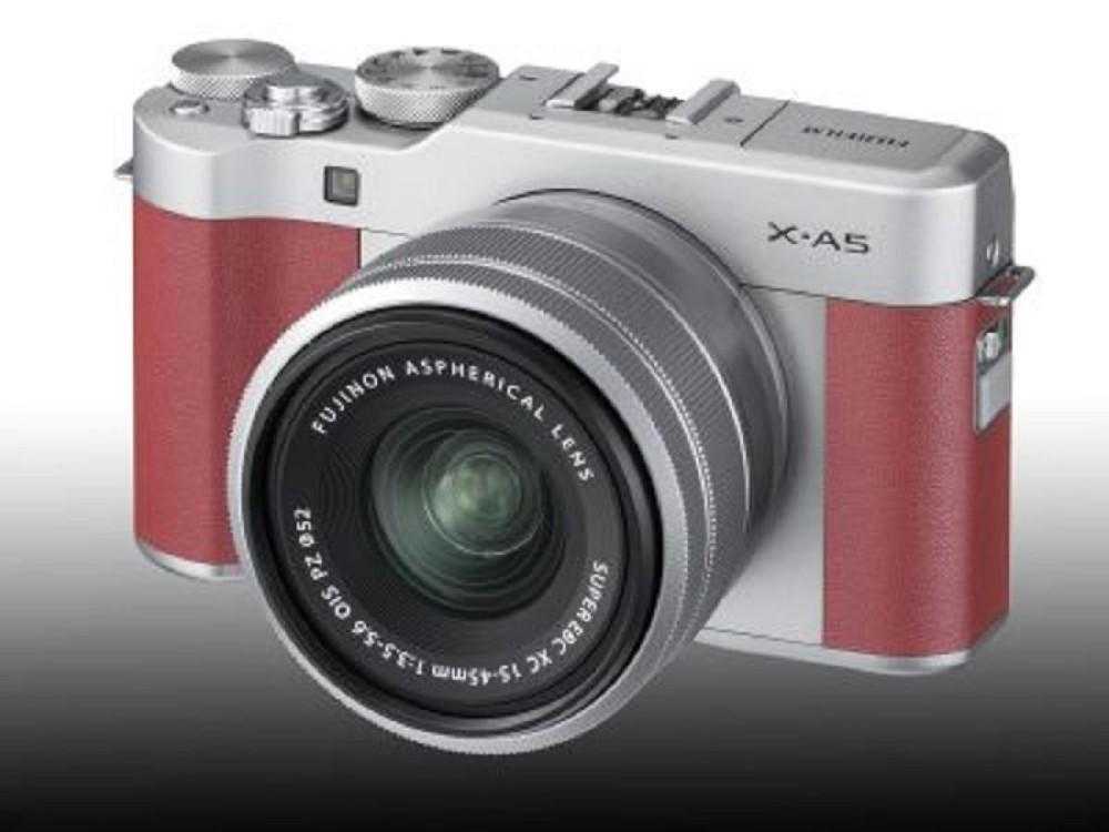 Máy ảnh không gương lật Fujifilm X-A5 lần đầu được trang bị ống kính zoom điện