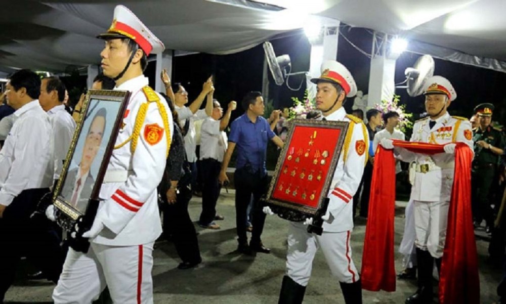 Gần 1.000 đoàn đến viếng nguyên Thủ tướng Phan Văn Khải