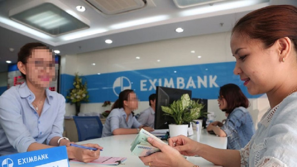 Vụ 50 tỉ đồng 'bốc hơi': Khách hàng đòi tiền khẩn cấp, Eximbank kêu chờ