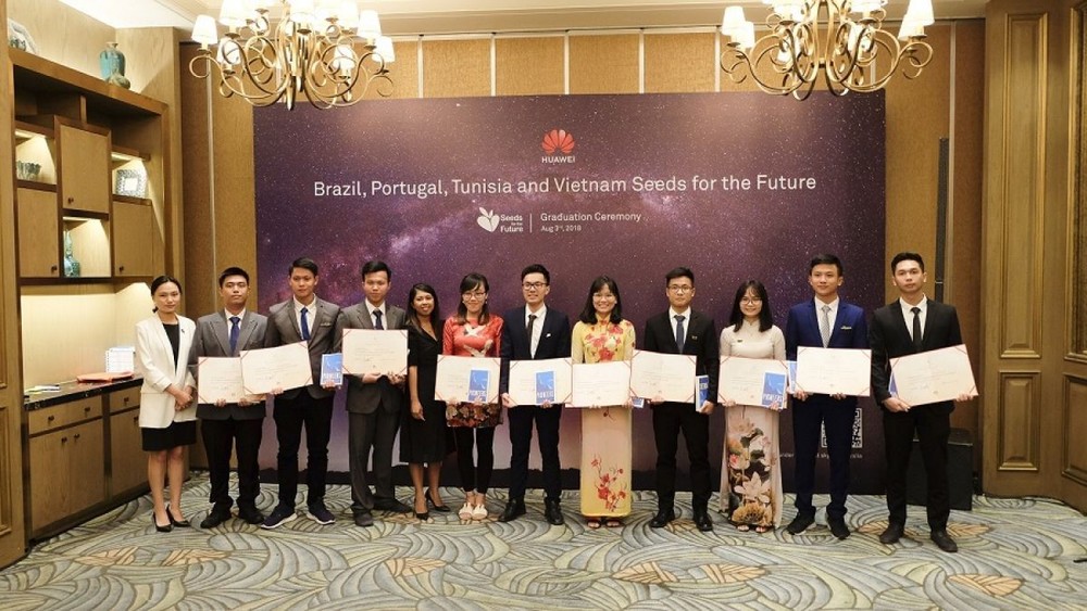 10 sinh viên Việt Nam hoàn thành xuất sắc Chương trình Học bổng “Hạt giống Viễn thông Tương lai” 2018