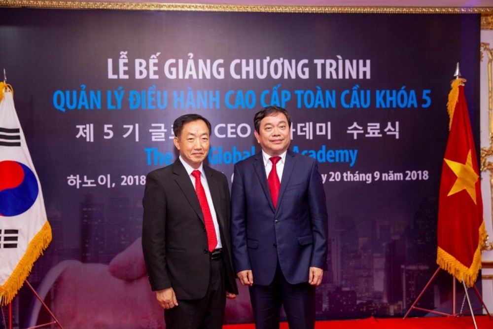 Lễ bế giảng khoá học bồi dưỡng quản lý cao cấp Quốc tế - CEO Global Academy Việt-Hàn khoá 5