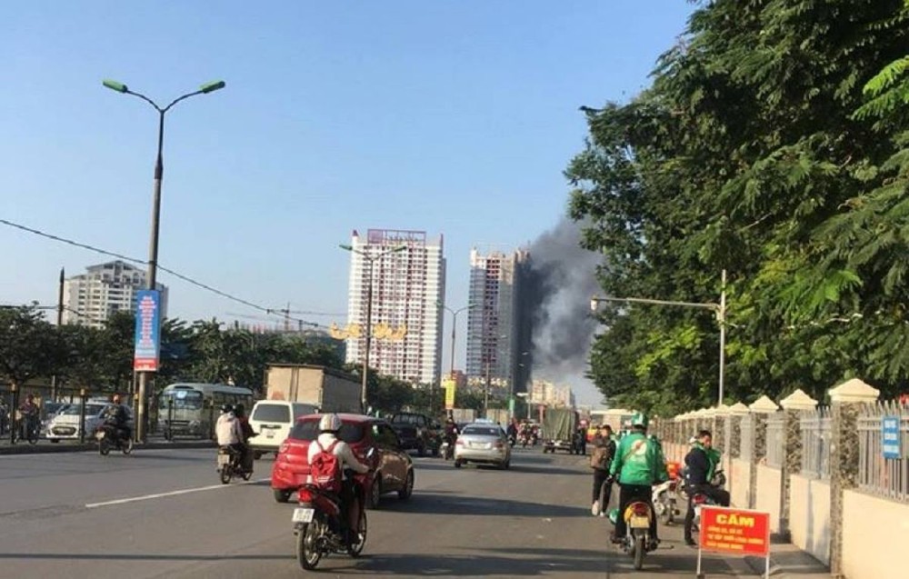 Hà Nội: Cháy lớn tại Imperial Plaza 360 Giải Phóng