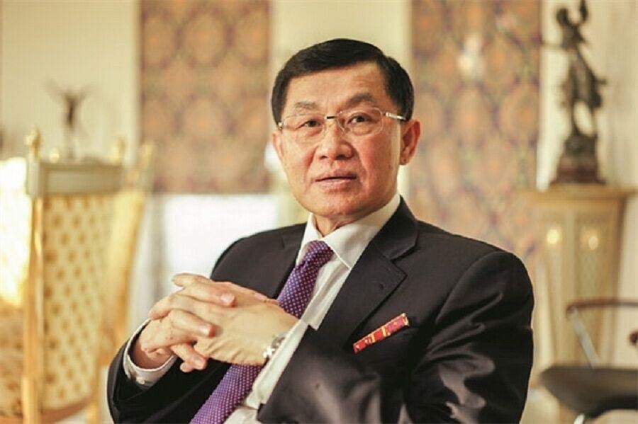 Nhóm công ty của "ông vua hàng hiệu" Johnathan Hạnh Nguyễn lại gom cổ phiếu SAS