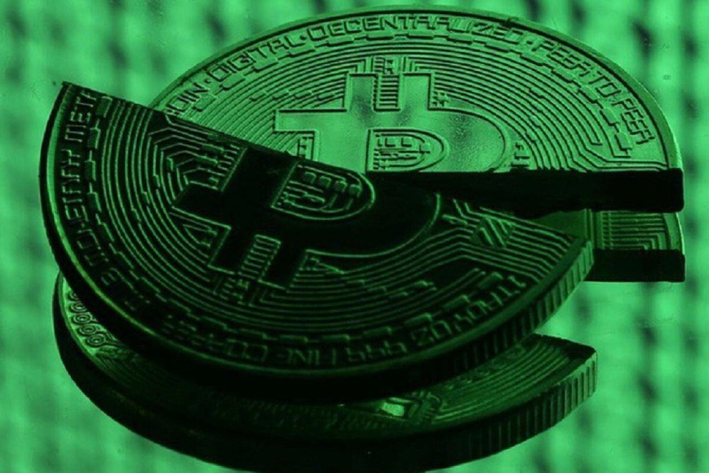 Sàn giao dịch tiền mã hóa lớn nhất nước Mỹ đóng băng các giao dịch khi Bitcoin 'mất giá'