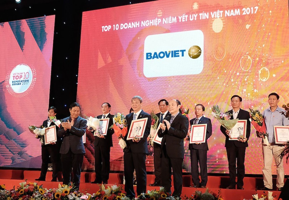 Tập đoàn Bảo Việt được vinh danh  trong Top 10 Doanh nghiệp niêm yết uy tín năm 2017