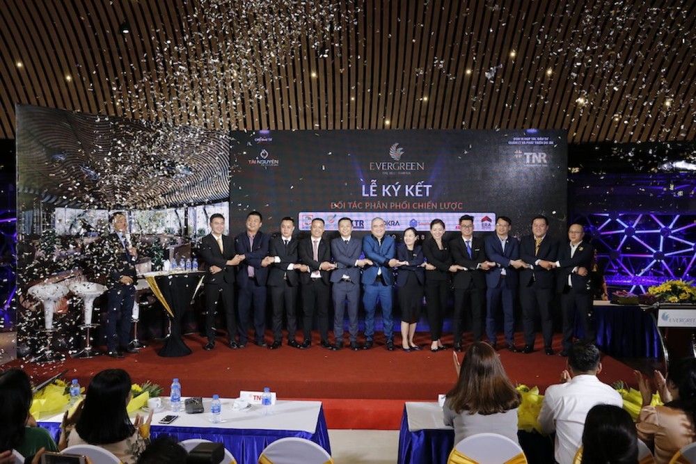 TNR Holdings Việt Nam bắt tay 7 nhà phân phối bán siêu dự án EverGreen