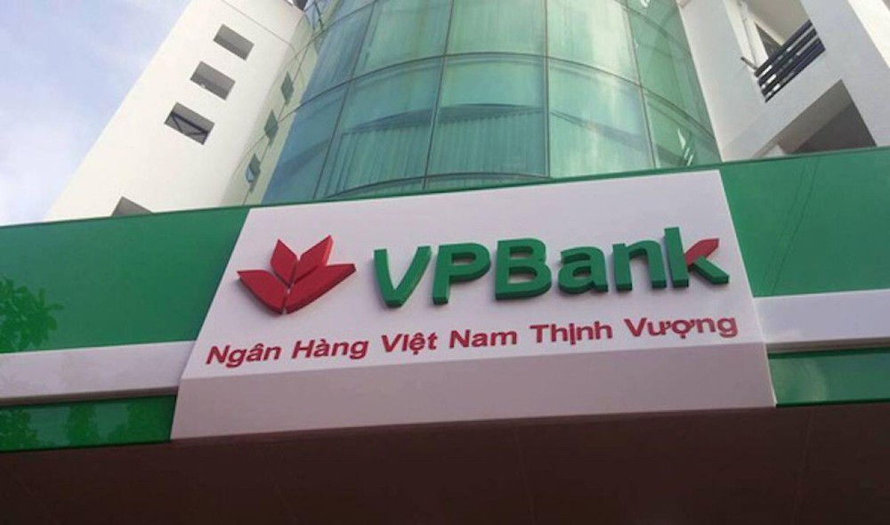 Chủ tịch VPBank và mẹ muốn “bắt đáy” gom 21 triệu cổ phiếu VPB