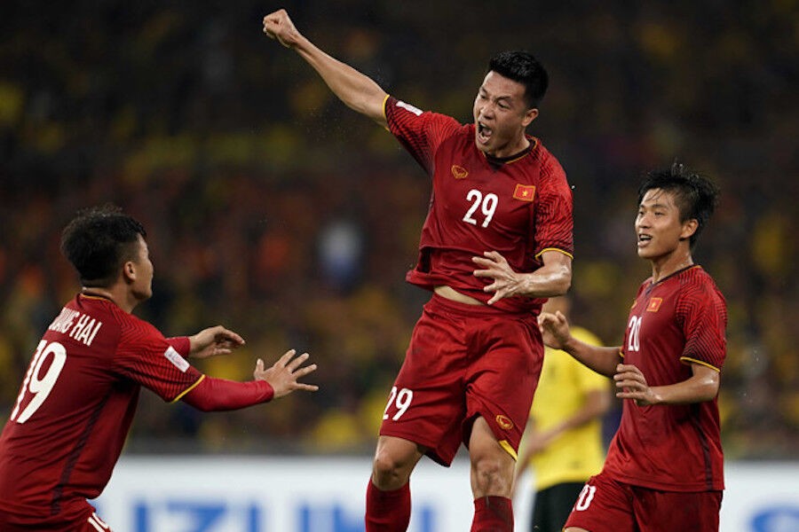 Eurowindow thưởng 1 tỷ đồng cho Huy Hùng với bàn mở tỉ số vào lưới Malaysia
