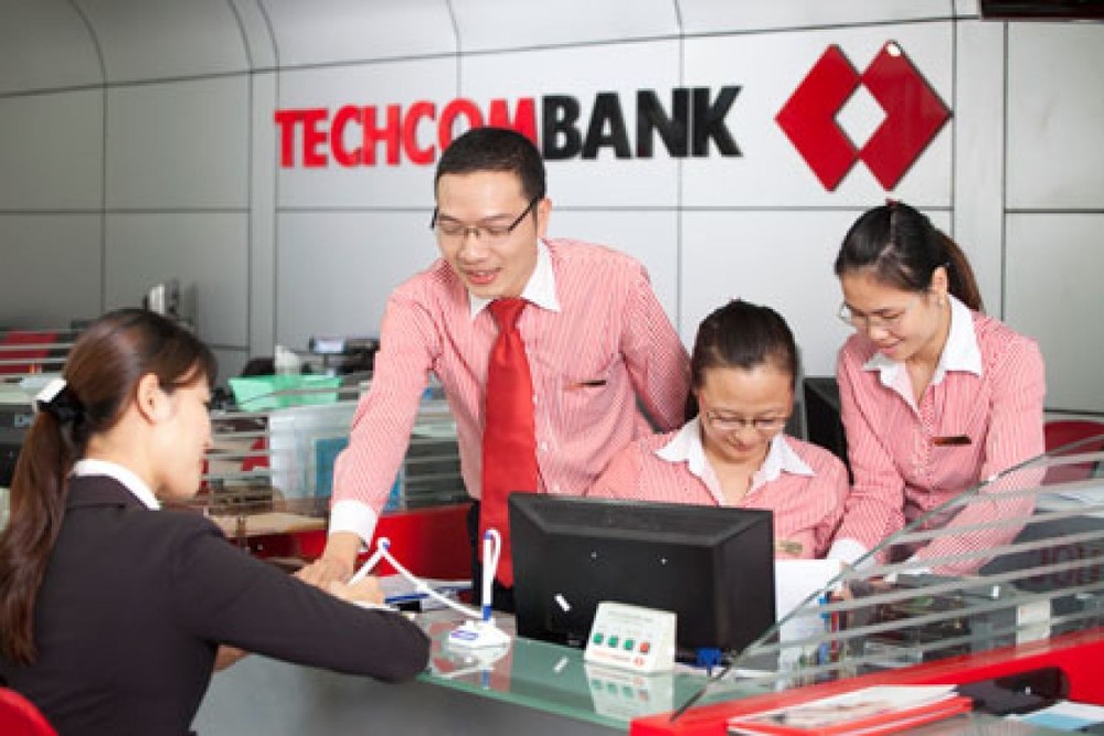 Nhân viên Techcombank tranh thủ gom cổ phiếu quỹ giá 10.000 đồng/CP