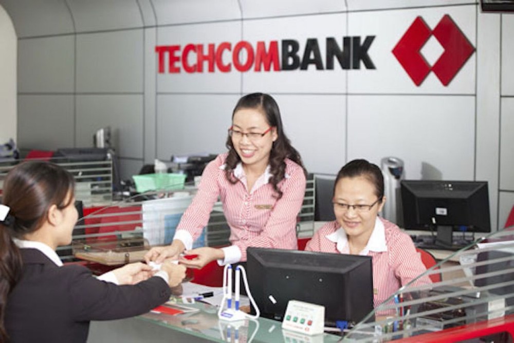 Techcombank đã bán hơn 164 triệu cổ phiếu với giá 128.000 đồng/CP