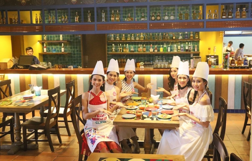 Thí sinh Hoa hậu Việt Nam 2018: Khám phá ẩm thực khắp thế giới tại Cocobay Đà Nẵng