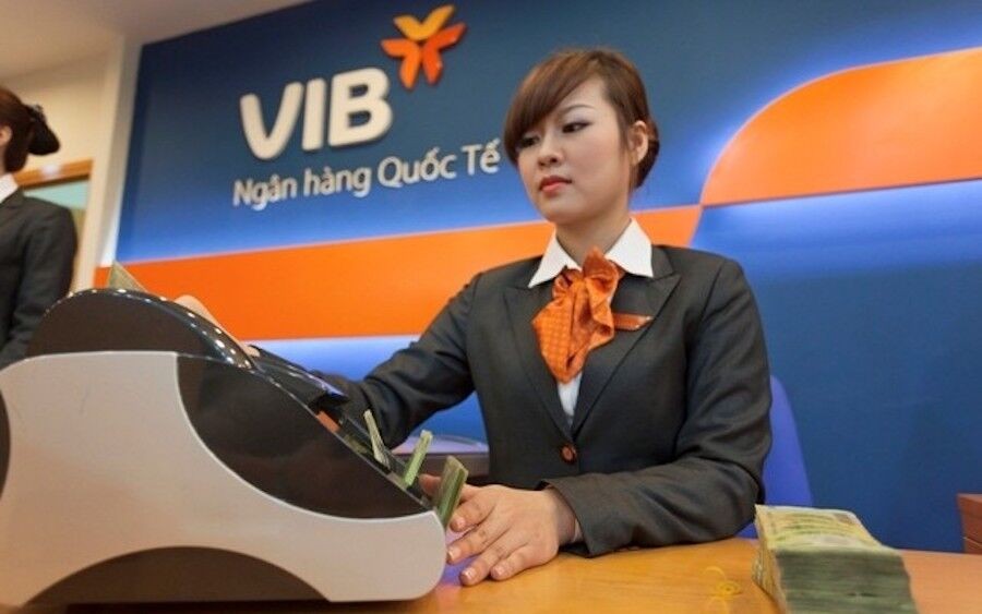 “Xả” hơn 1,6 triệu cổ phiếu VIB, vợ Phó Tổng Giám đốc VIB bị xử phạt