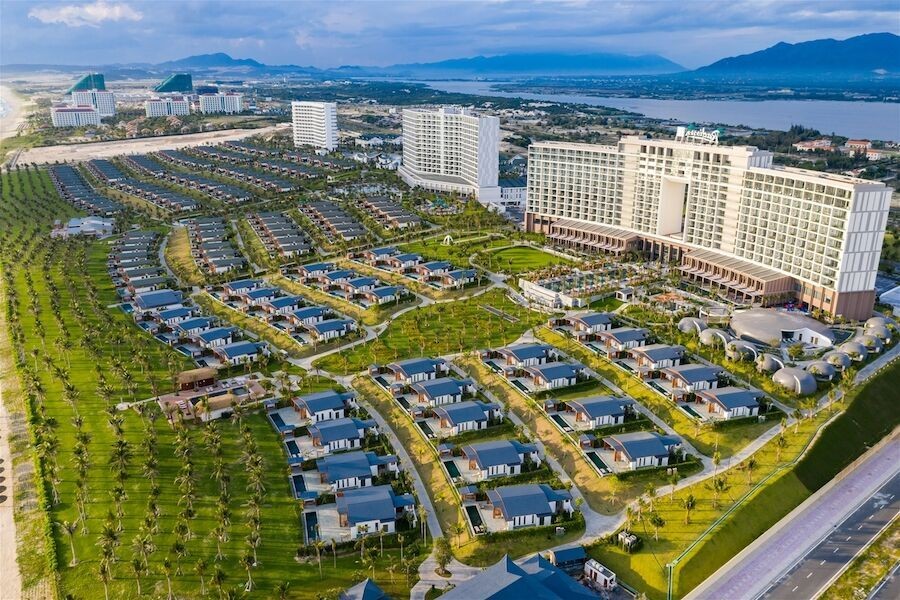 Vẻ đẹp khó cưỡng của hai khu du lịch nghỉ dưỡng 5 sao sắp khai trương tại Cam Ranh