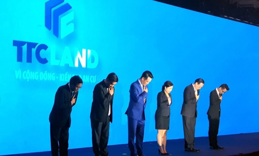 Ra mắt thương hiệu TTC Land, cả công ty cúi đầu cam kết với khách hàng