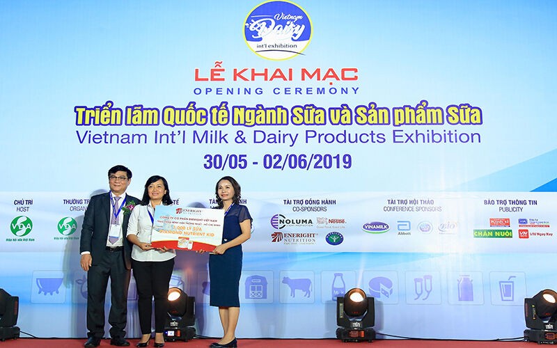 Eneright Việt Nam tặng 1.000 ly sữa cho bệnh nhi tại Bệnh viện Thống Nhất TP.HCM