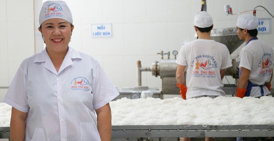 Bà chủ thương hiệu Bún Nguyễn Bính: Làm bún sạch như “lấy trứng chọi đá”