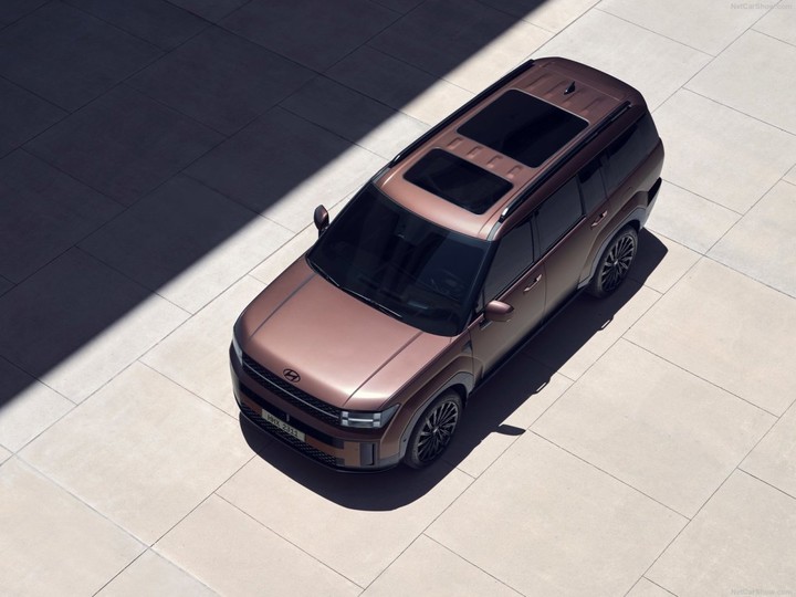 Mẫu SUV cỡ trung Hyundai Santa Fe 2024 được thiết kế hoàn toàn mới giống mẫu xe hạng sang Land Rover Defender