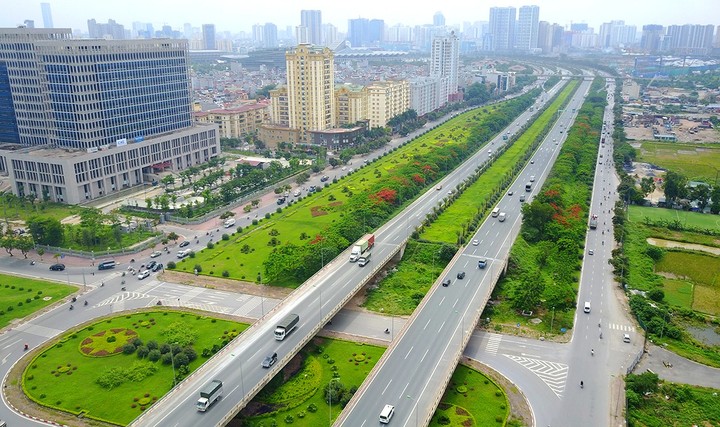 Cử tri Hà Nội kiến nghị nâng cấp, sửa chữa Đại lộ Thăng Long. Ảnh minh hoạ